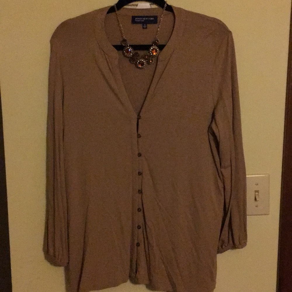 Blouse and necklace